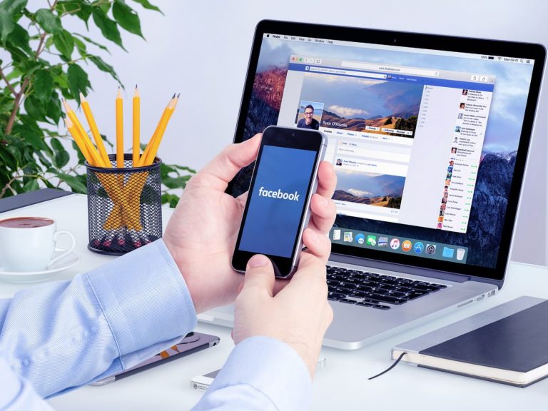 Bildschirmfoto von Facebook mit Werbeanzeigen