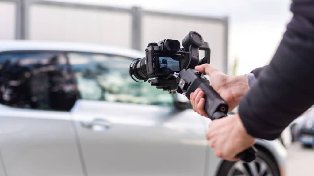 Produktfilm erstellen von einem Auto im Autohaus